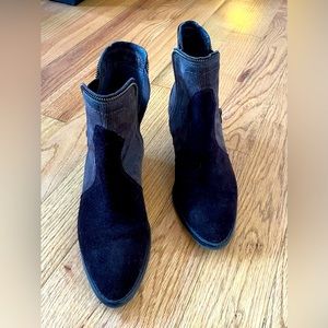 Van Eli brown suede boots size 9.5 narrow width